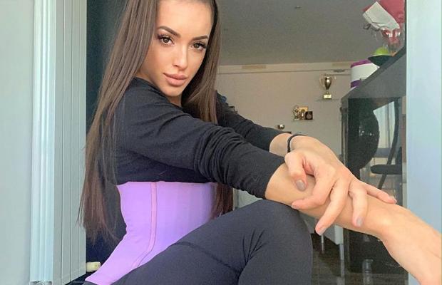 FOTO Imaginile electrizante postate de Larisa Iordache din izolare! Arată extraordinar