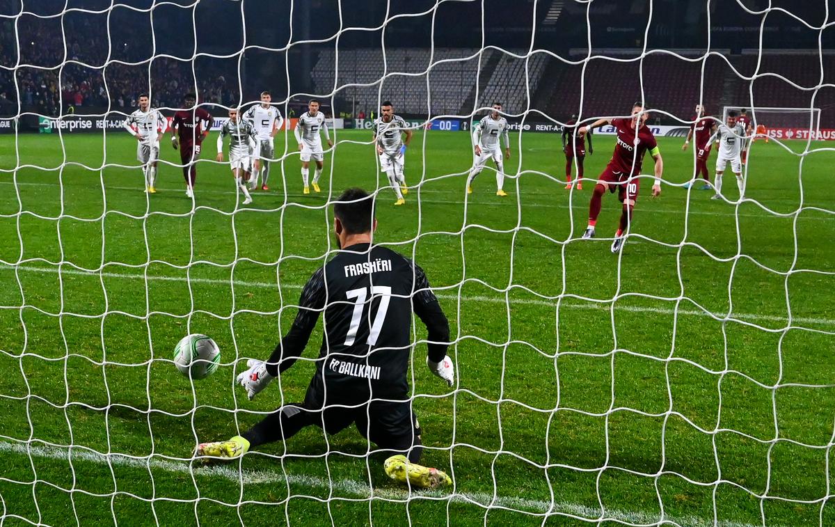 CFR Cluj - Ballkani, foto