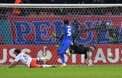 Și-a bătut joc până la capăt » FCSB a încheiat în genunchi cel mai rușinos parcurs al ei în grupele europene. Cele mai multe goluri încasate din Conference + Europa League!