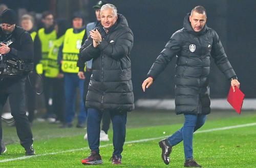 Dan Petrescu, antrenorul lui CFR Cluj, a trimis înțepături către rivalii din Liga 1, imediat după victoria 1-0 cu Ballkani și calificarea în primăvara Conference League.