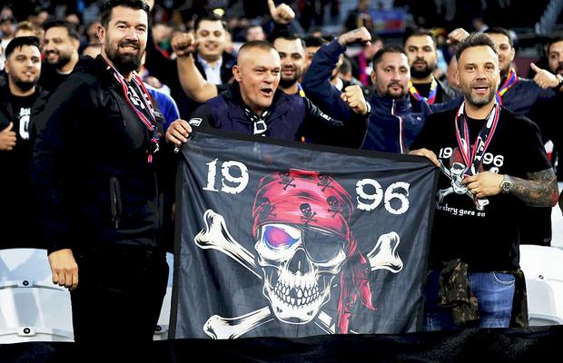 Peluza Nord, îndemn rasist și violent înainte de FCSB - Rapid: „Să dăm binețe înaripatelor! Venim grupuri organizate să-i îmbrățișăm”