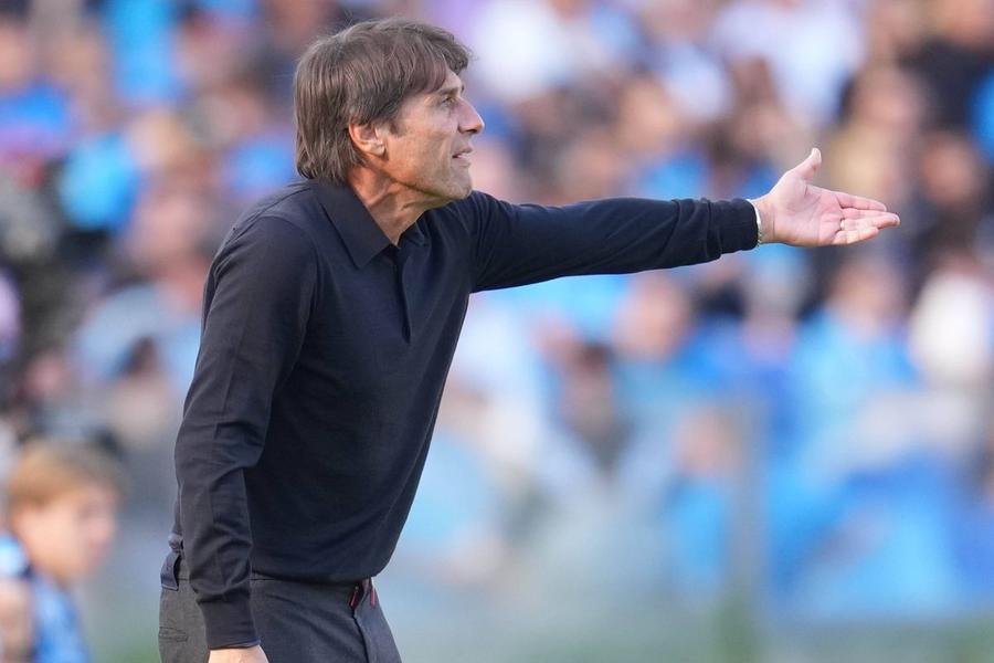 Antonio Conte a pierdut al doilea meci din acest sezon, Napoli încasând gol după 800 de minute de invincibilitate / Foto: Imago Maradonazo! Gasperini Ademolat liderul