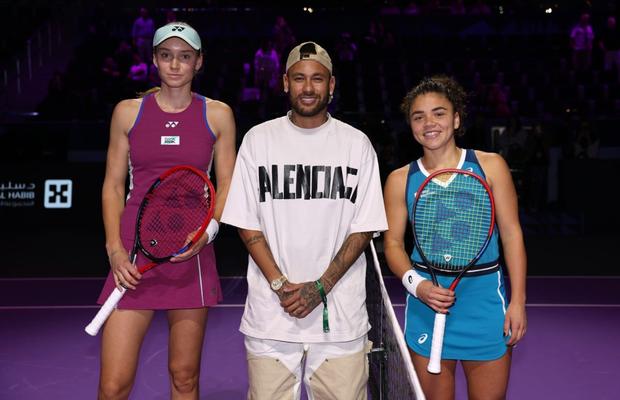 Reacția haioasă a jucătoarei de pe locul 5 WTA după înfrângerea de la Turneul Campioanelor: „Măcar am făcut o poză cu Neymar”