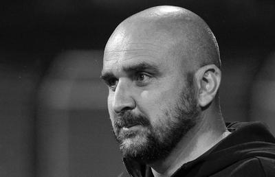 Tragedie în Serbia: antrenorul s-a prăbușit în timpul meciului și a murit în drum spre spital