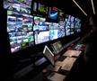 Un fost hangar, transformat în „creierul” Formulei 1 » Cum arată centrul media din care, cu tehnologie Lenovo, se transmite fiecare cursă: sute de monitoare, milioane de linii de cod și 600 de TB de date