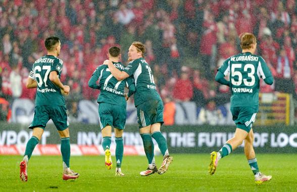 Cel mai „nebun” campionat din Europa » Câte puncte sunt între primele 14 clasate