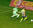 Tot stadionul a văzut penalty în Petrolul - FC Botoșani, dar el a făcut semn că n-a fost atins! A fost aplaudat de adversari