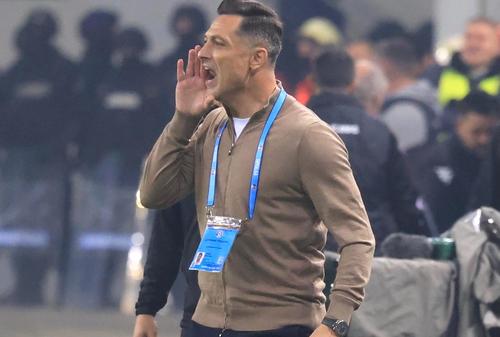 Mirel Rădoi a fost extrem de activ pe marginea terenului în timpul derby-ului cu Rapid // FOTO: Ionuț Iordache (GSP)