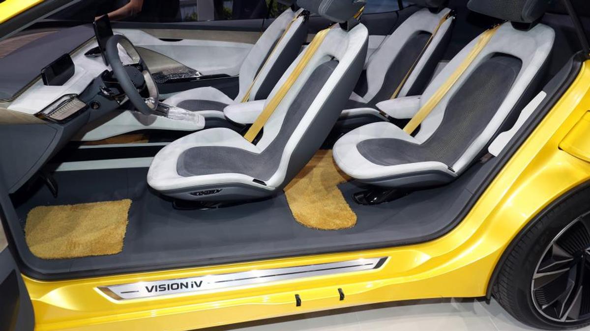 O mașină electrică l-a FASCINAT pe Ion Țiriac! Pune banii jos: „Are superautonomie” + Arată ULUITOR și e făcută în Europa!