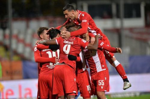 Ismael Lopez (30 de ani, fundaș stânga) s-a despărțit de Dinamo, fiind neplătind de la venirea în România (luna septembrie).