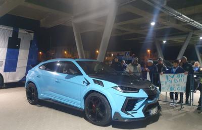 Cu ce bolid a venit Mititelu jr. la derby » Prețul de catalog pornește de la 200.000 de euro