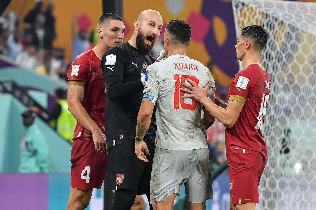 Sfidare pe teren la adresa sârbilor » Gestul provocator al căpitanului Elveției a inflamat spiritele, după meci, iar FIFA ar putea deschide o anchetă
