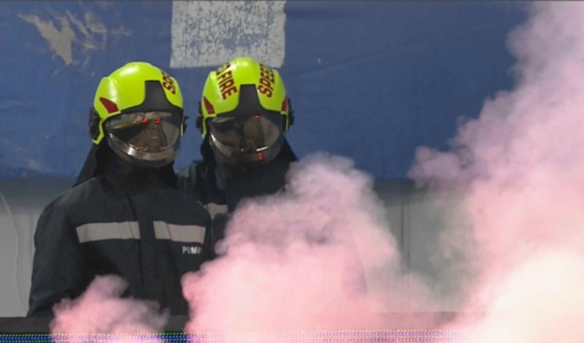 CSU Craiova - FCU Craiova, întrerupt din cauza torțelor / FOTO: Captură TV@ Digi Sport 1
