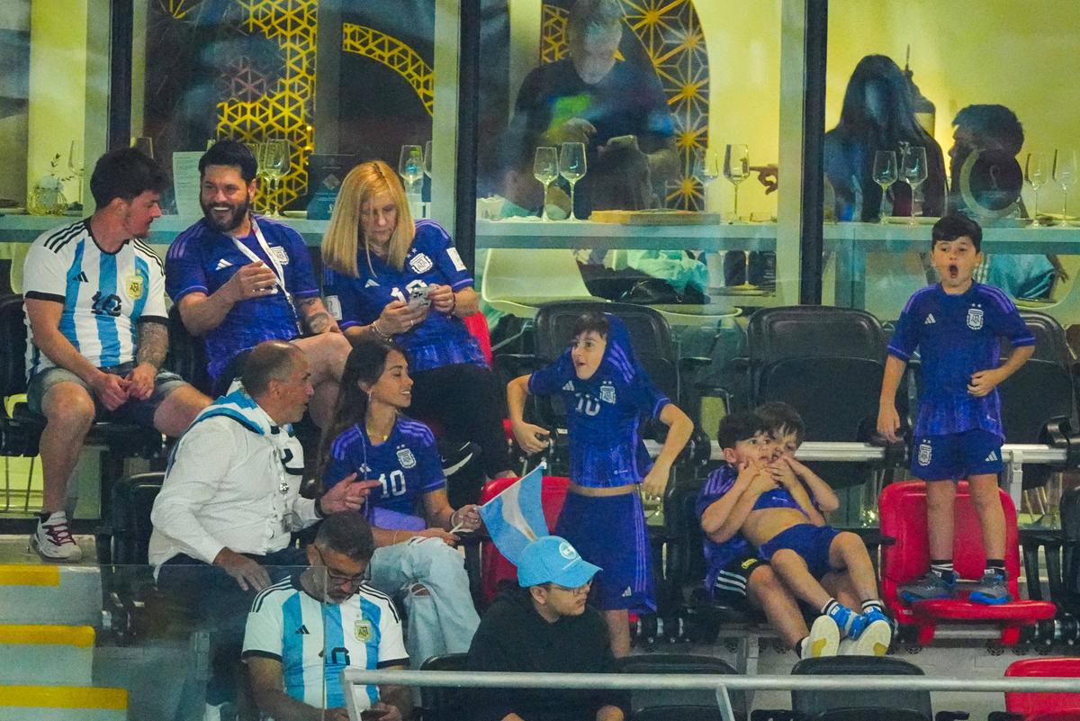 Leo Messi, „în transă” înainte de meciul cu Australia! Imagini spectaculoase din loja căpitanului Argentinei
