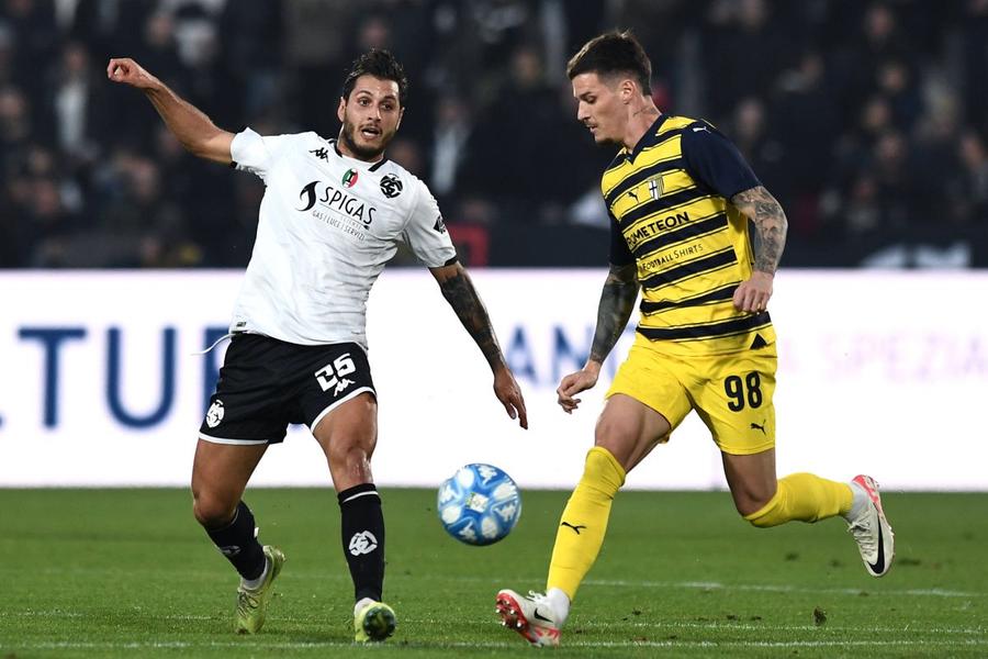 Ce au făcut stranierii în acest weekend » Ianis Hagi a prins doar un sfert de oră. Boloni, înfrângere în Ligue 1. Moruțan, integralist cu Beșiktaș