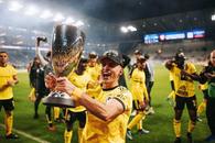Alexandru Mățan, martor la revenirea senzațională a lui Columbus Crew » Trupa din Ohio a revenit de la 0-2 cu Cincinnati și va da peste o formație din California în ultimul act