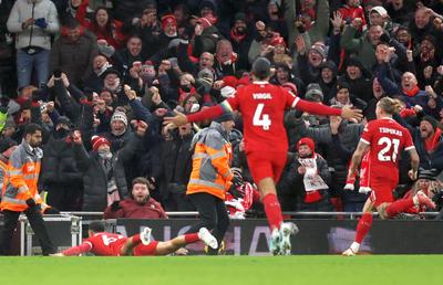 „Thiller” cu 7 goluri, 4 absolut fabuloase! Condusă pe Anfield, Liverpool a întors spectaculos în numai două minute