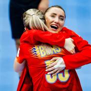 Sonia Seraficeanu și Oana Bors / România - Serbia la Euro 2024, handbal feminin // Photos © EHF/kolektiff