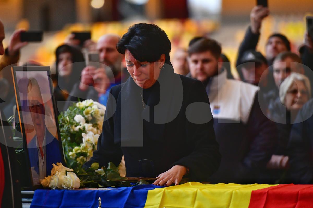 Imagini emoționante lângă sicriul lui Helmut Duckadam