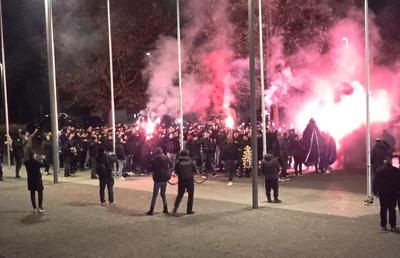 Peluza Nord FCSB, show pirotehnic, scandări și un mesaj pentru regretatul Helmut Duckadam