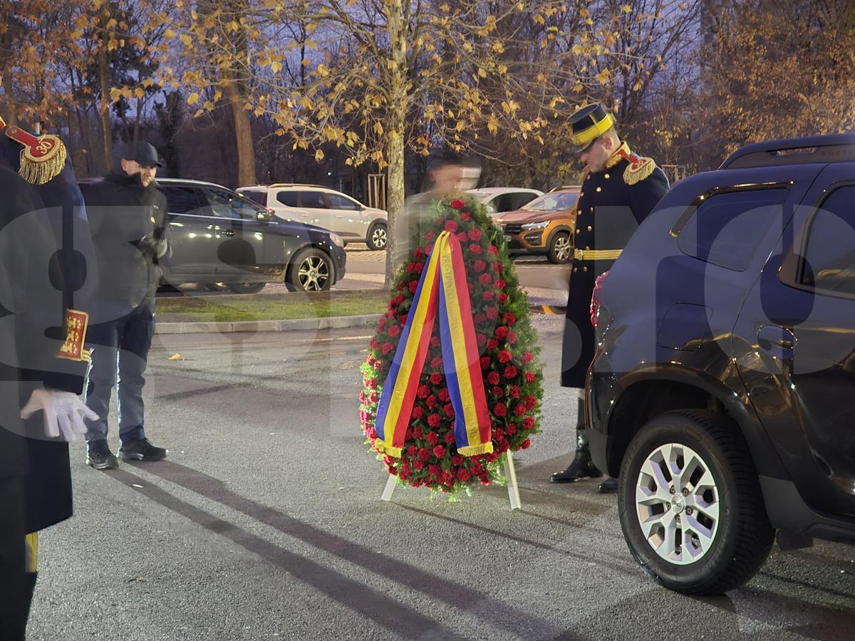 Imagini de impact de la Arena Națională. Lăcătuș și Anghel Iordănescu, răvășiți lângă sicriul lui Duckadam