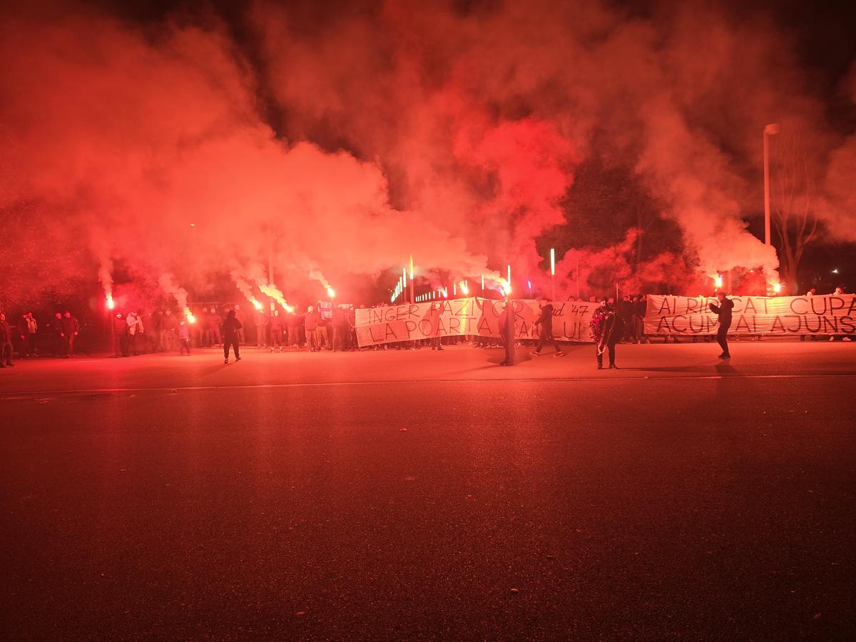 Peluza Sud Steaua a ajuns la Arena Națională pentru a-și lua rămas-bun de la Helmut Duckadam