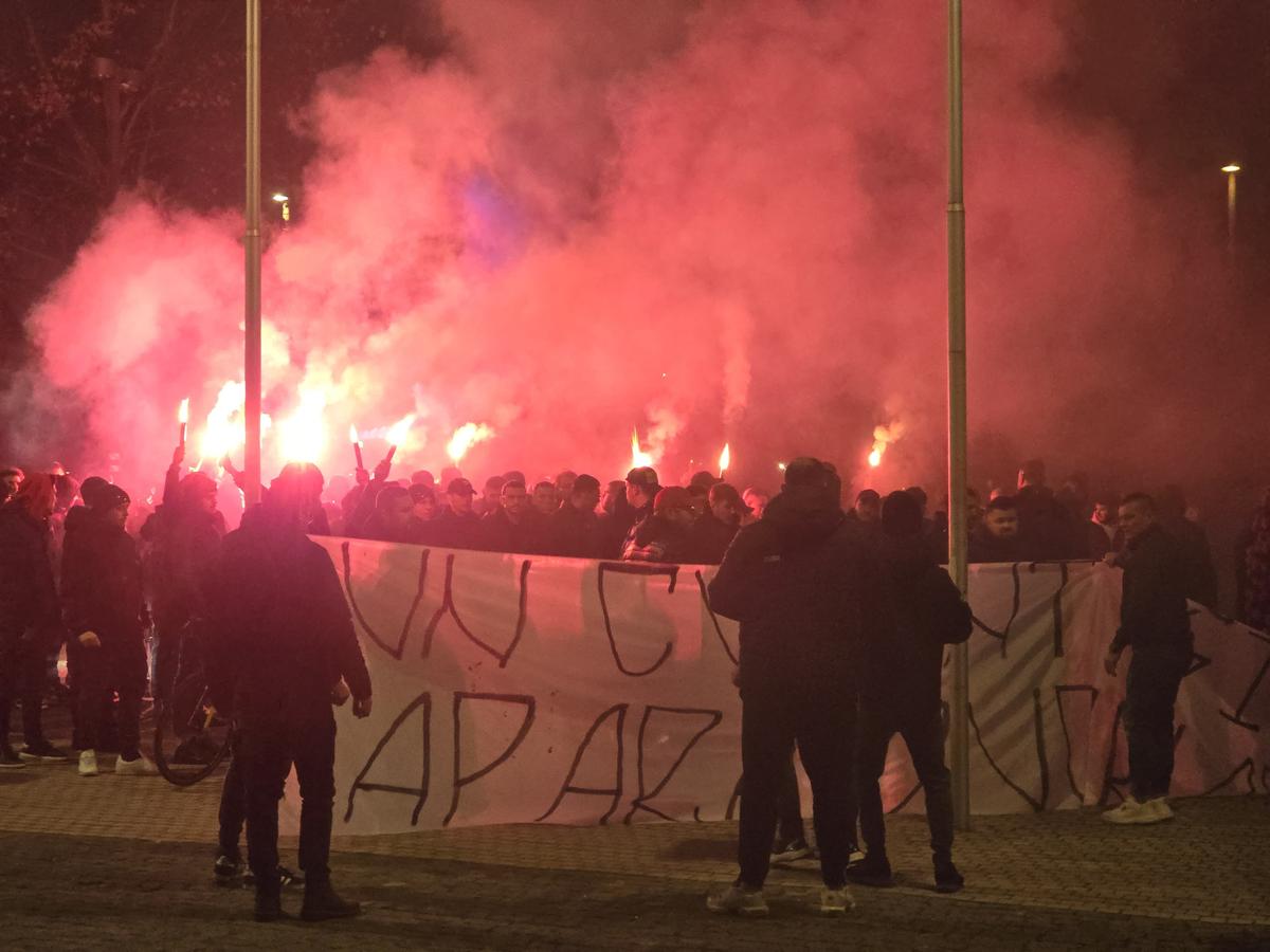 Peluza Nord FCSB și-a făcut apariția la Arena Națională pentru a-și lua rămas-bun de la Helmut Duckadam