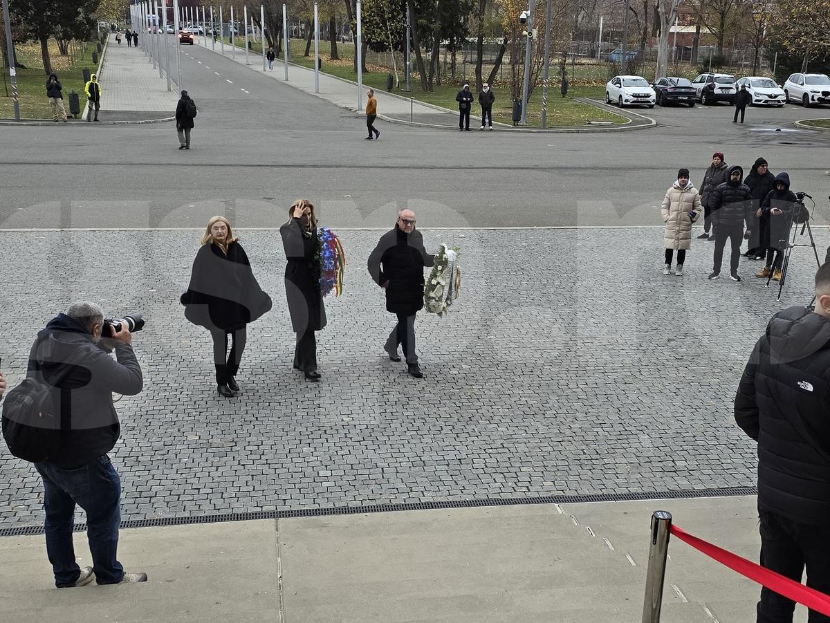 Imagini de la Arena Națională, unde este depus sicriul cu trupul neînsuflețit al lui Helmut Duckadam