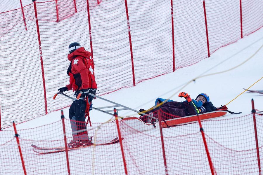 Mikaela Shiffrin a fost transportată cu o sanie în afara pârtiei Foto: Imago Mikaela Shiffrin, absență de câteva săptămâni după căzătura severă de la Killington