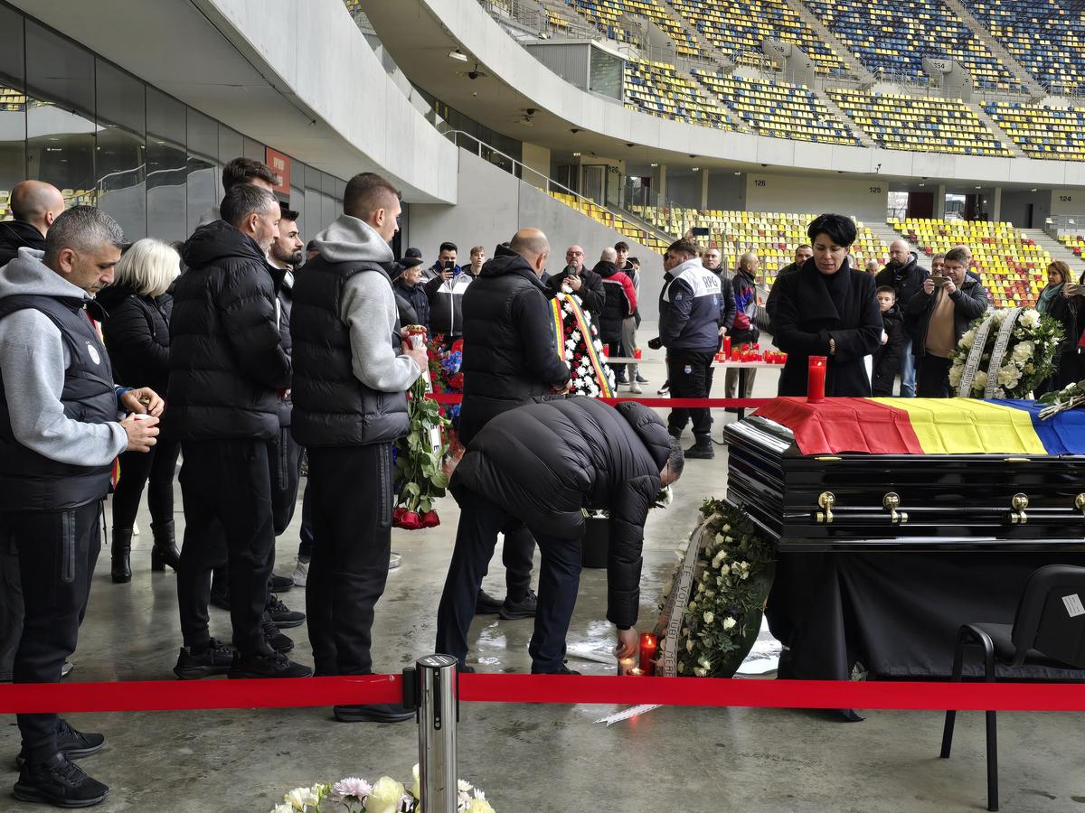 Tot lotul campioanei FCSB a mers la sicriul lui Helmut Duckadam » Mihai Stoica nu și-a mai putut stăpâni lacrimile