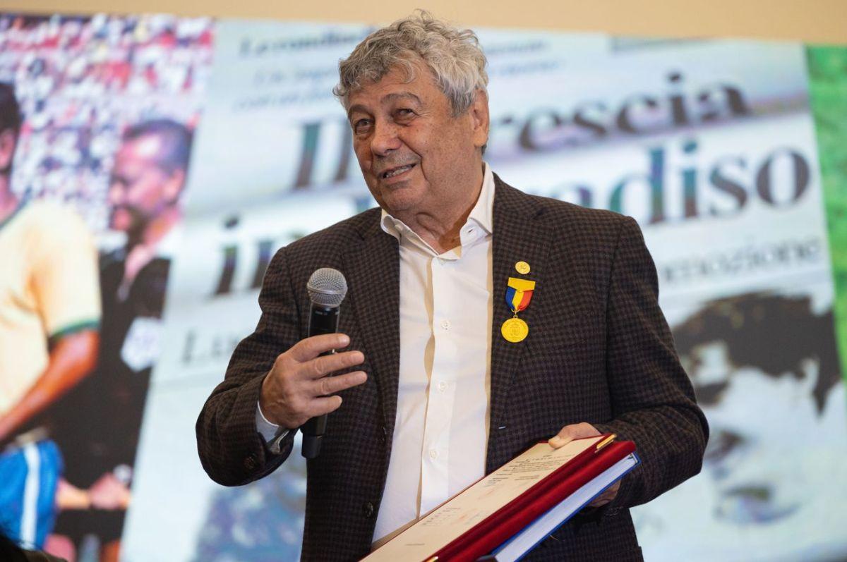 Mircea Lucescu, aclamat la Primăria Iași! Urmează București în această după-amiază » Selecționerul și-a lansat cartea: „Sunt lucruri importante acolo, sper să-i ajute pe antrenori”