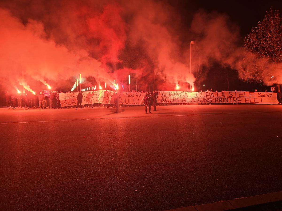 Peluza Sud Steaua a ajuns la Arena Națională pentru a-și lua rămas-bun de la Helmut Duckadam