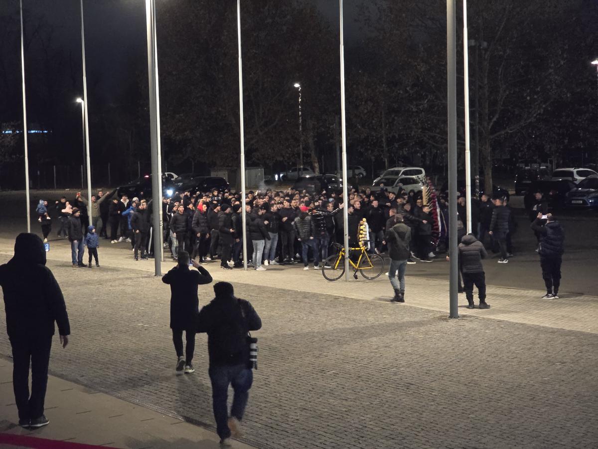 Peluza Nord FCSB și-a făcut apariția la Arena Națională pentru a-și lua rămas-bun de la Helmut Duckadam