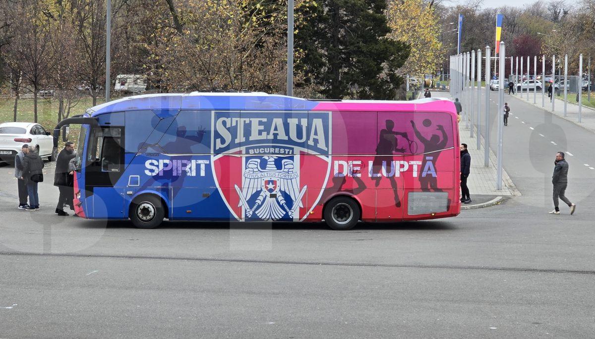 Imagini de la Arena Națională, unde este depus sicriul cu trupul neînsuflețit al lui Helmut Duckadam
