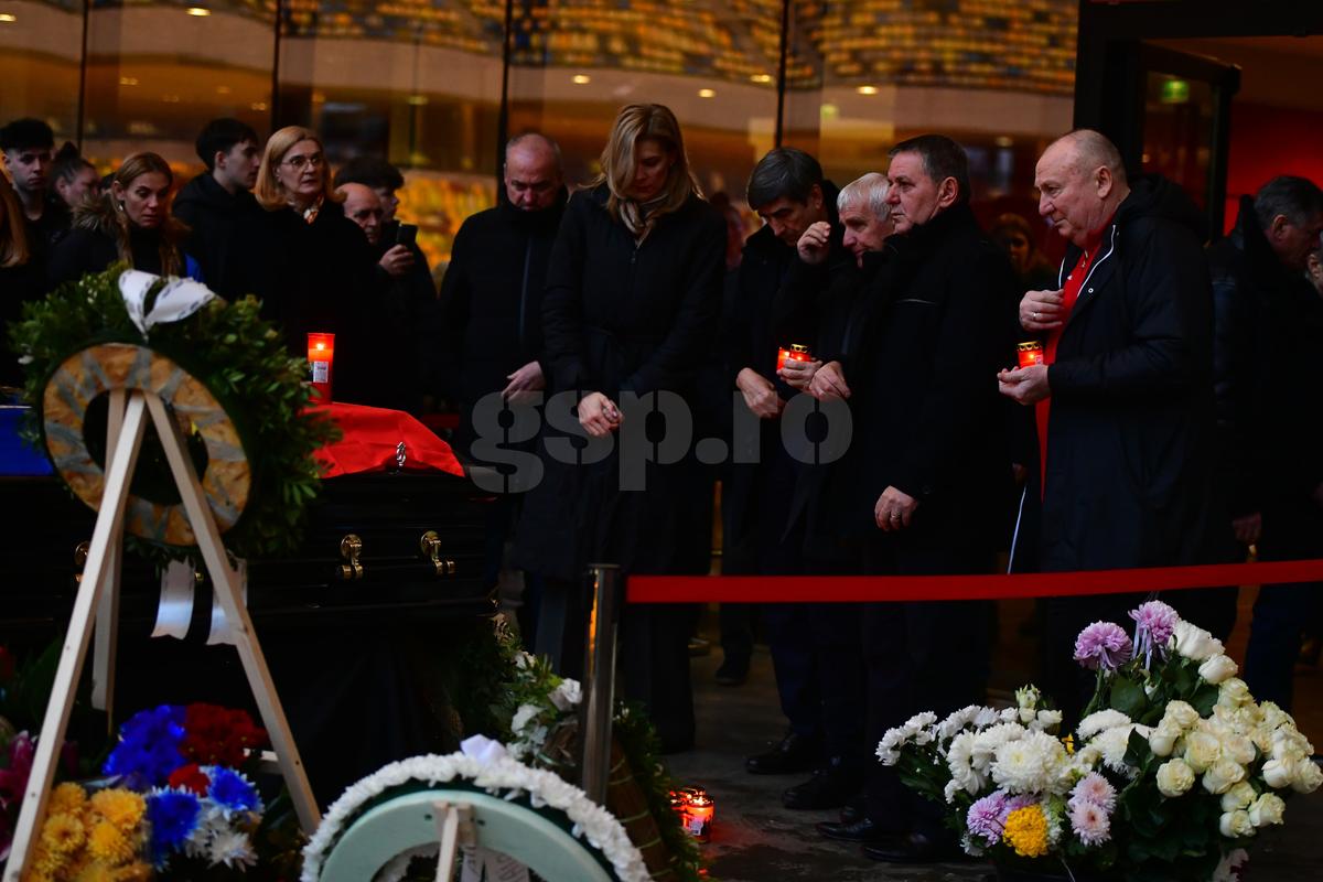 Imagini emoționante lângă sicriul lui Helmut Duckadam