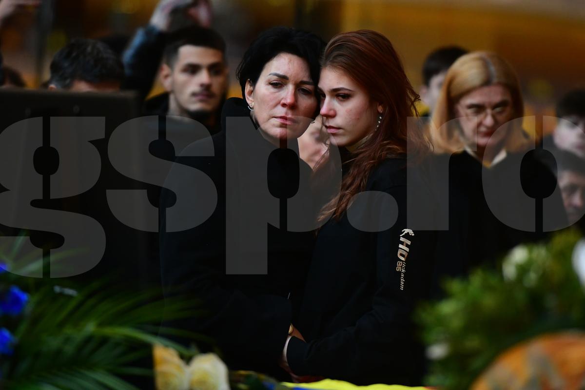Imagini emoționante lângă sicriul lui Helmut Duckadam