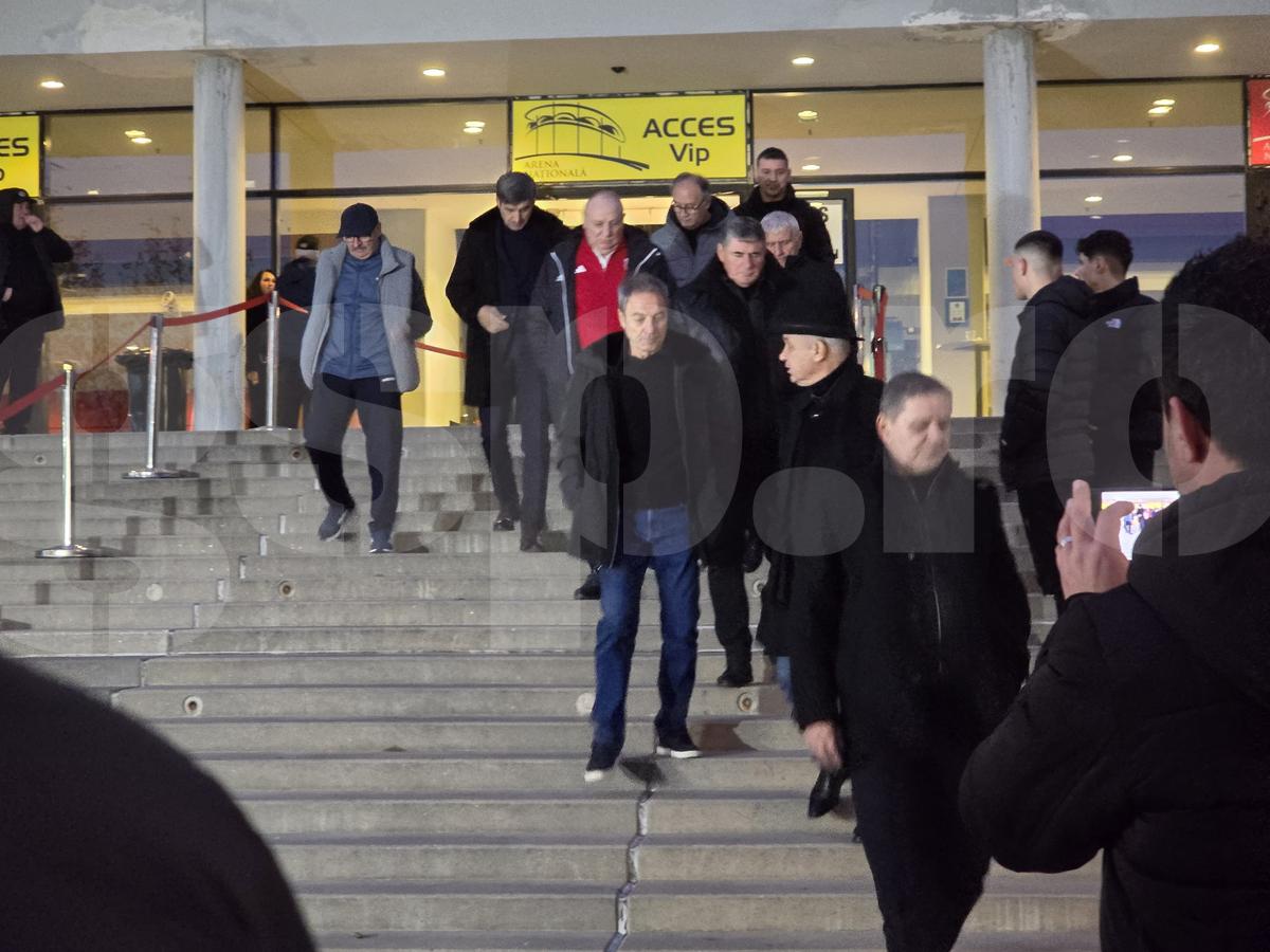 Fanii i-au adus un ultim omagiu lui Helmut Duckadam pe Arena Națională » Toate imaginile de la catafalcul „Eroului de la Sevilla”