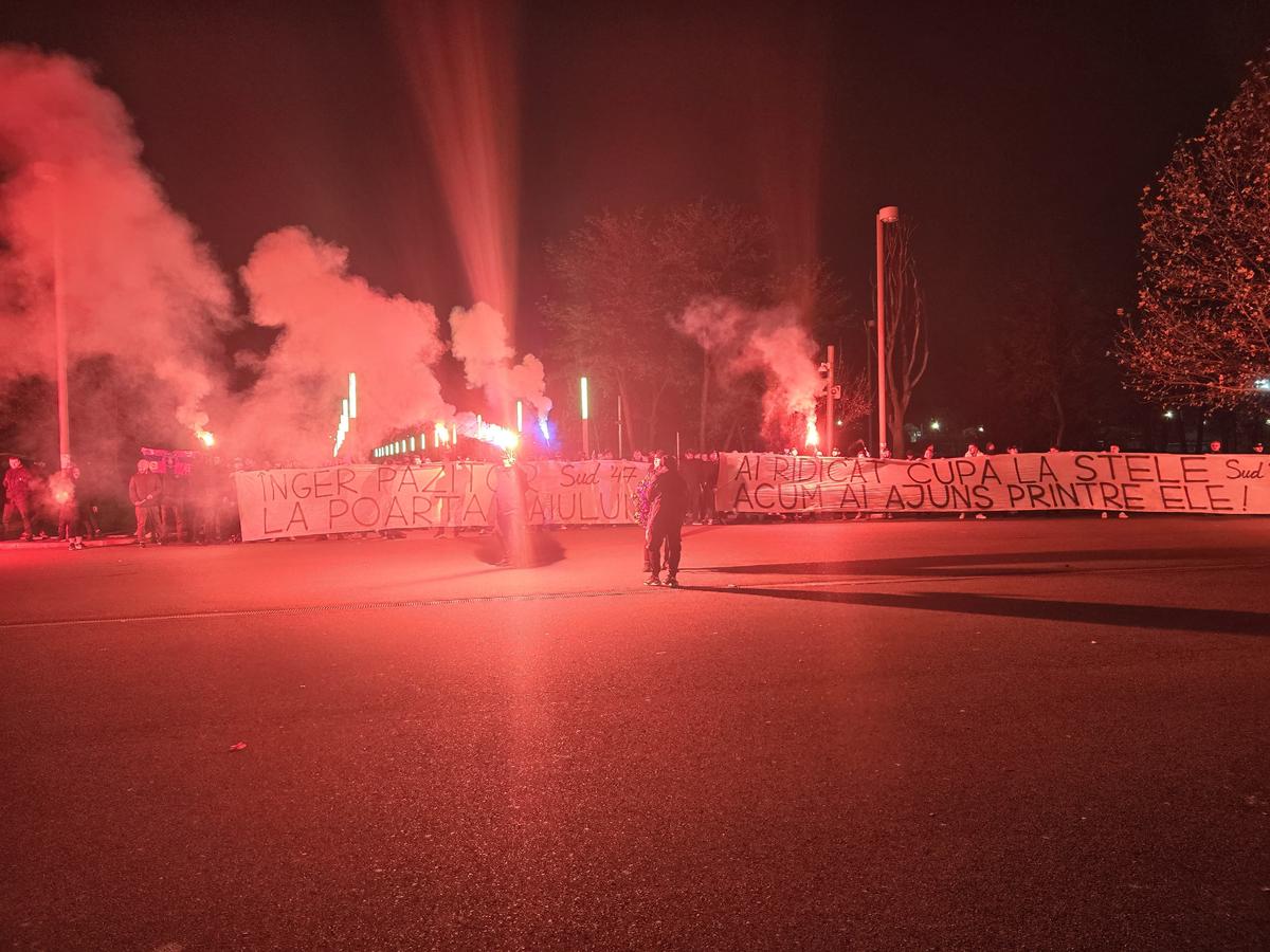 Peluza Sud Steaua a ajuns la Arena Națională pentru a-și lua rămas-bun de la Helmut Duckadam