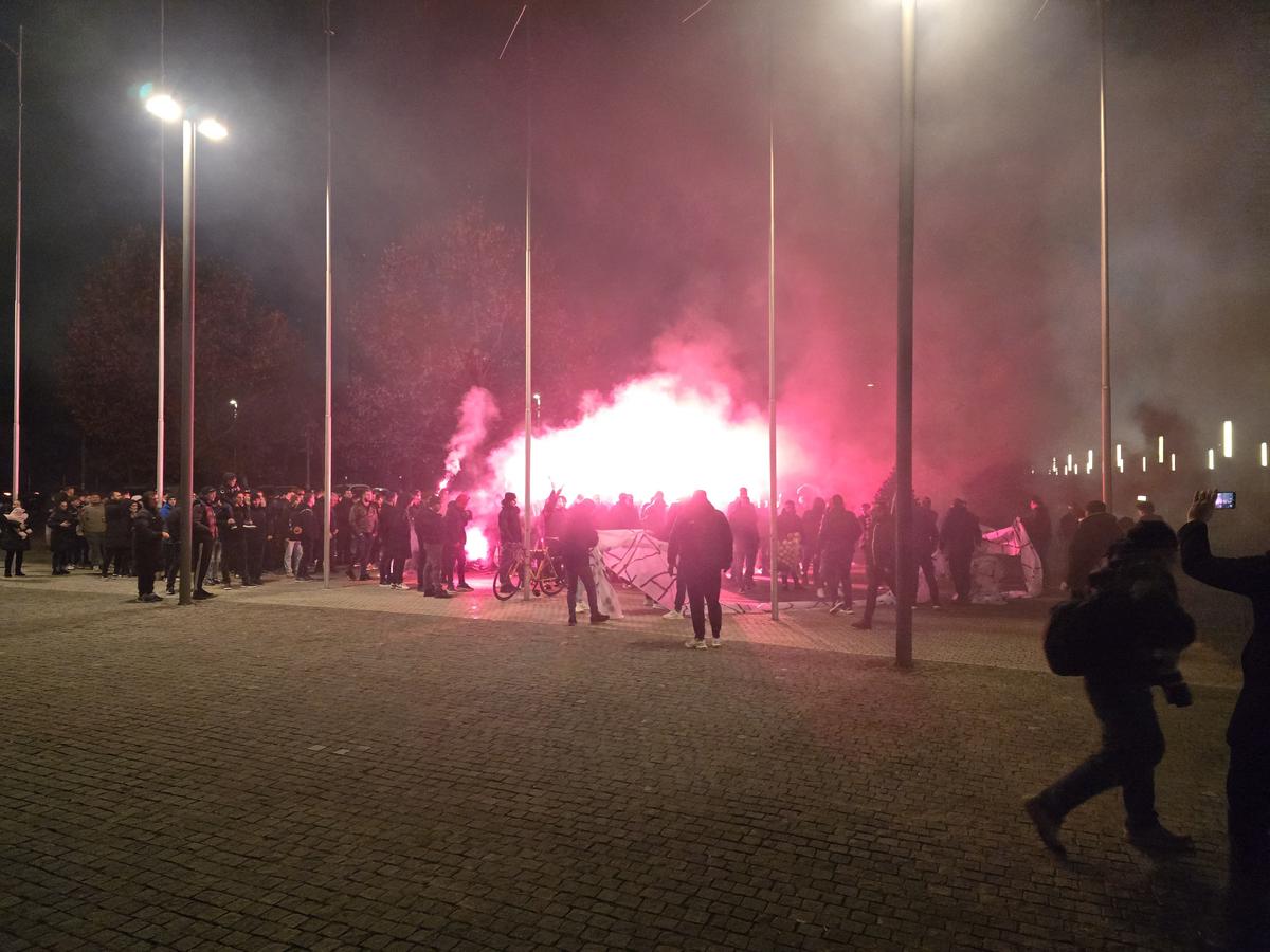 Peluza Nord FCSB și-a făcut apariția la Arena Națională pentru a-și lua rămas-bun de la Helmut Duckadam