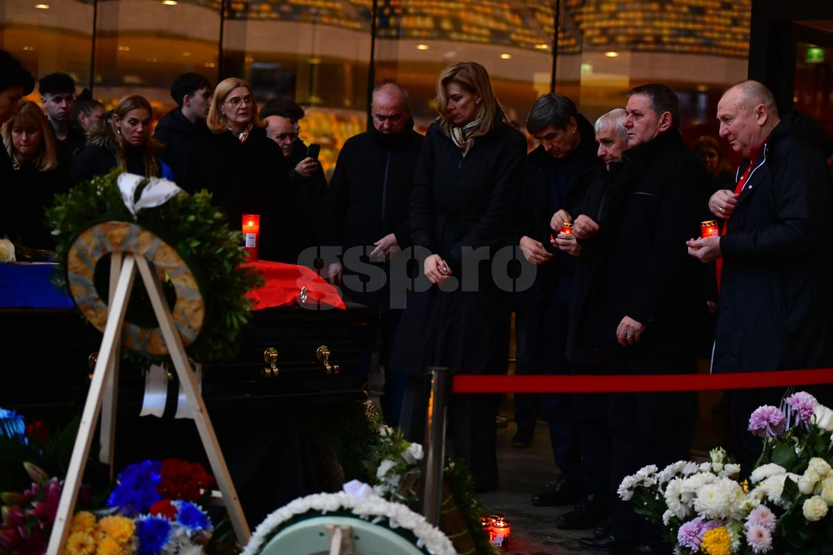 Imagini emoționante lângă sicriul lui Helmut Duckadam