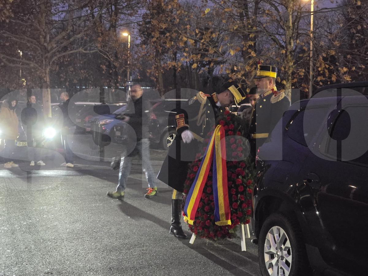 Imagini de impact de la Arena Națională. Lăcătuș și Anghel Iordănescu, răvășiți lângă sicriul lui Duckadam