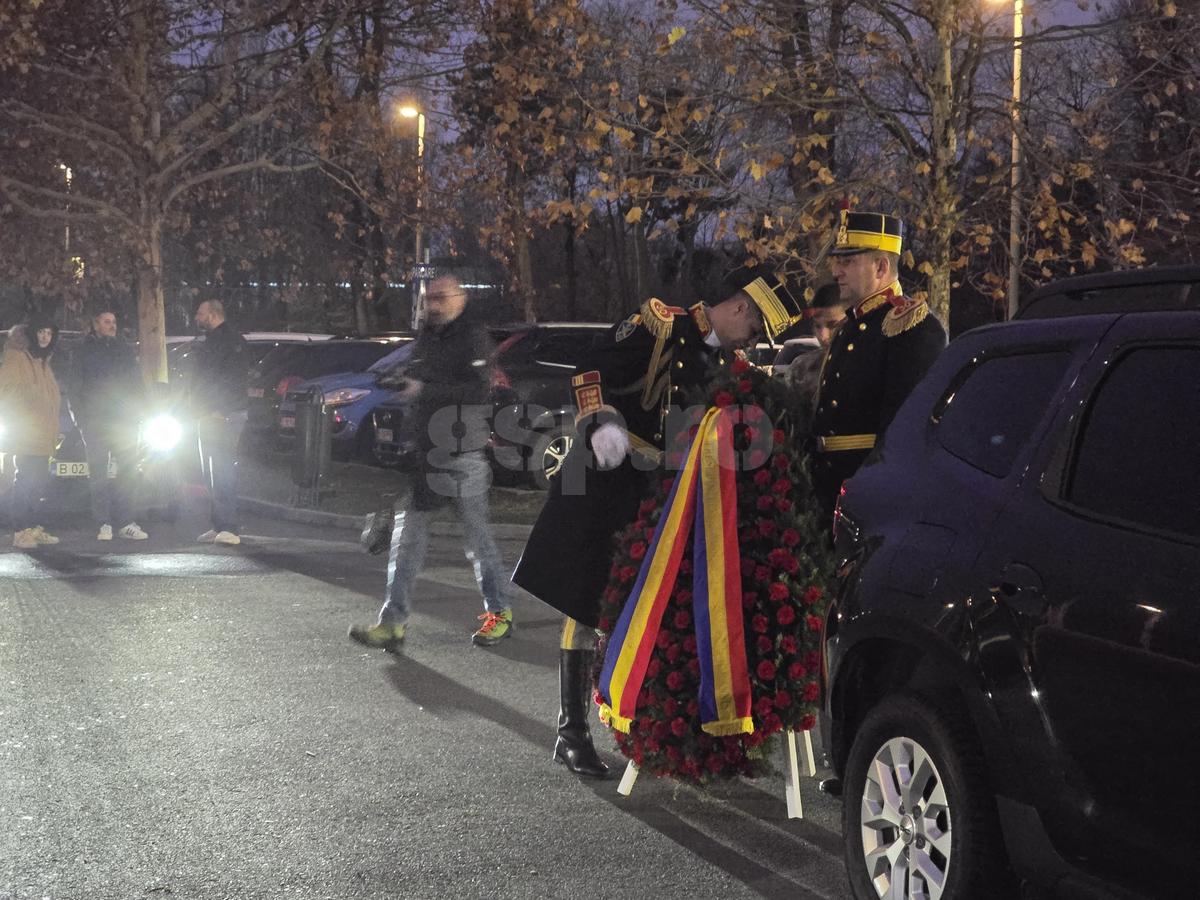 Imagini de impact de la Arena Națională. Lăcătuș și Anghel Iordănescu, răvășiți lângă sicriul lui Duckadam