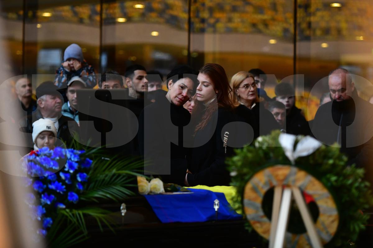 Imagini emoționante lângă sicriul lui Helmut Duckadam