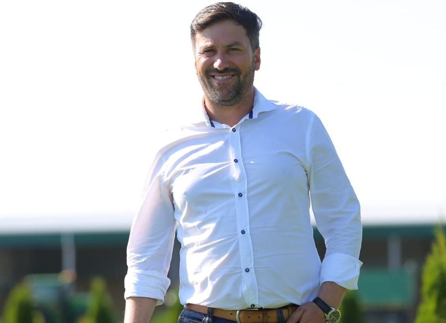 Primarul din Borcea / Sursă foto: Facebook Borcea se transformă pentru meciul istoric cu FCSB! Imagini tari din comuna care va găzdui campioana României