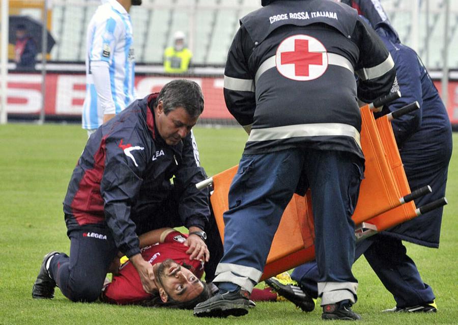 Piermario Morisini a pierit pe gazon cu ochii larg deschiși Când 13 salvează viața!