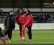 Mamadou Karamoko s-a accidentat la încălzire înainte de Farul - Dinamo // FOTO: captură Prima Sport