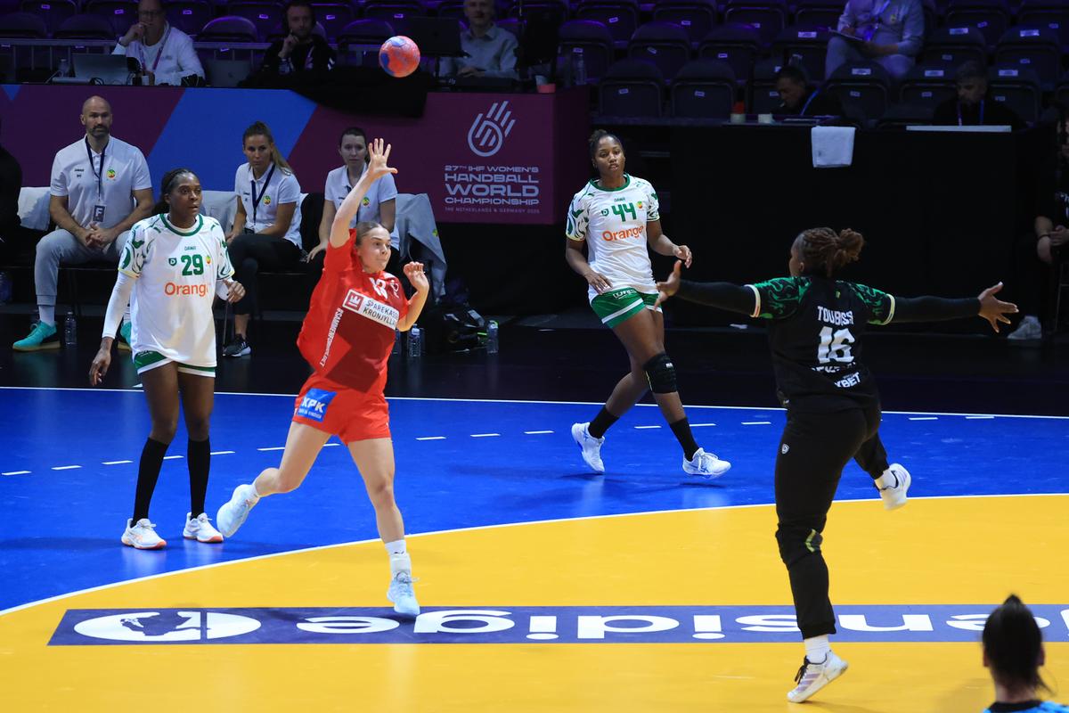 Rezultatul din Danemarca – Senegal a confirmat MATEMATIC eliminarea României de la Campionatul Mondial de handbal feminin