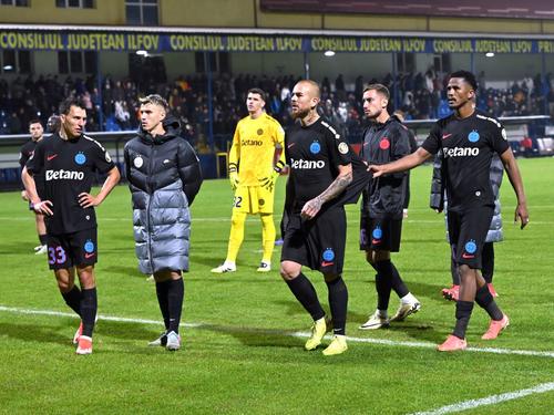 Denis Alibec nu a întrebat pe nimeni înainte să se opereze // foto: Imago