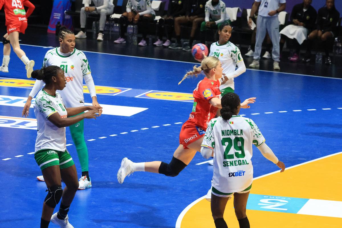 Rezultatul din Danemarca – Senegal a confirmat MATEMATIC eliminarea României de la Campionatul Mondial de handbal feminin