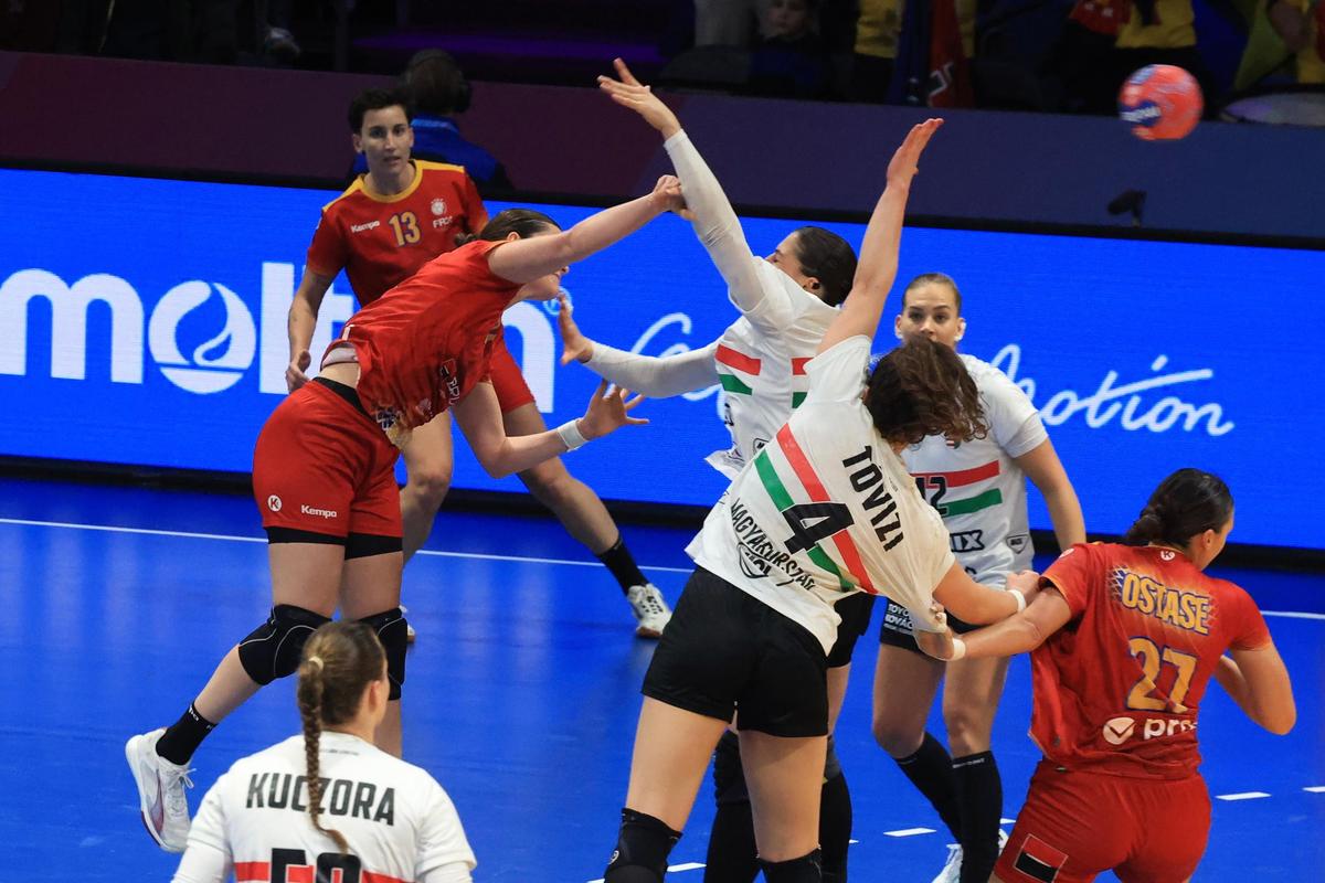 Imagini din meciul Ungaria - România, CM 2025 de handbal feminin